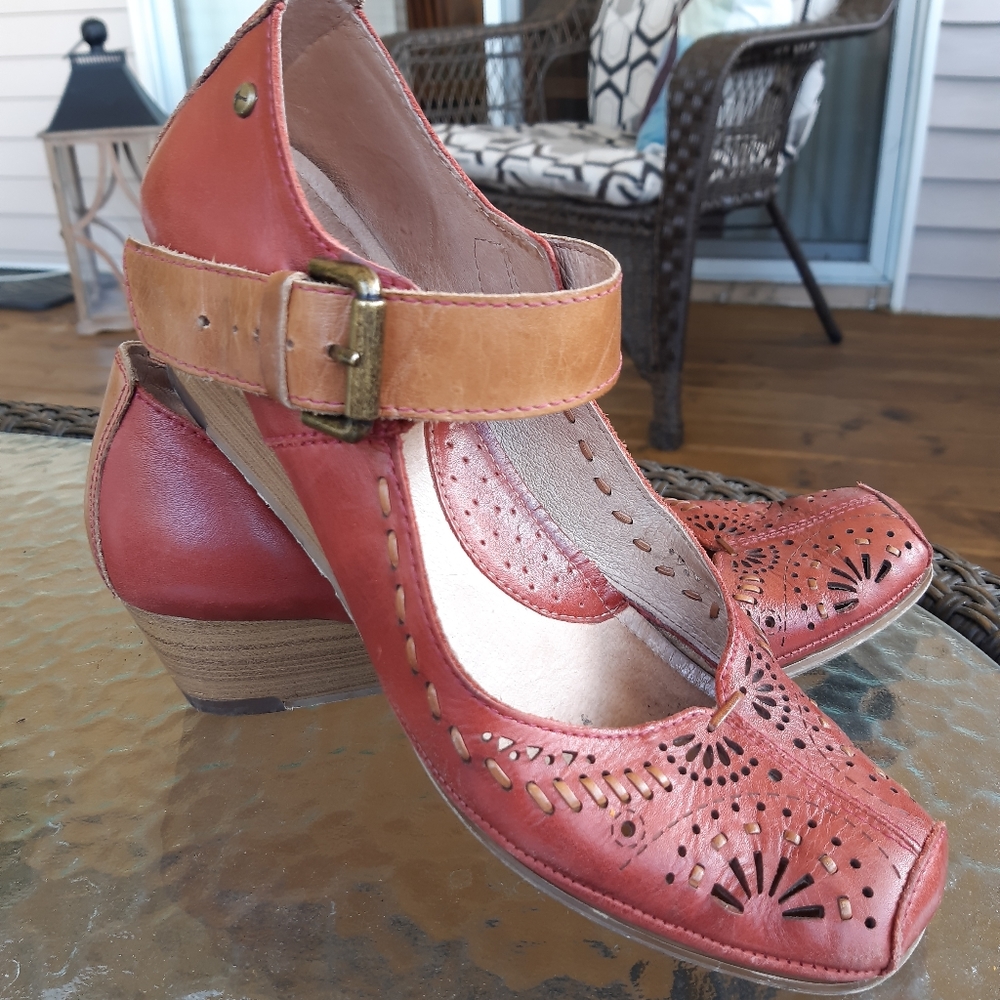 Pikolinos Leather Shoes Size 39